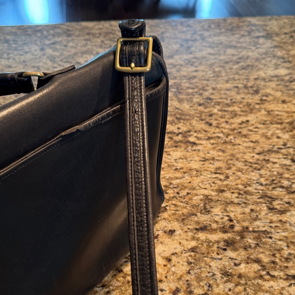 Devil wears Prada Coach Black Bag Messinger brassTurnLock #5180 not refurbished - Picture 12 of 15